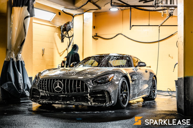 2019 Mercedes-Benz AMG GTR 顶配 全碳 配有四套雪胎