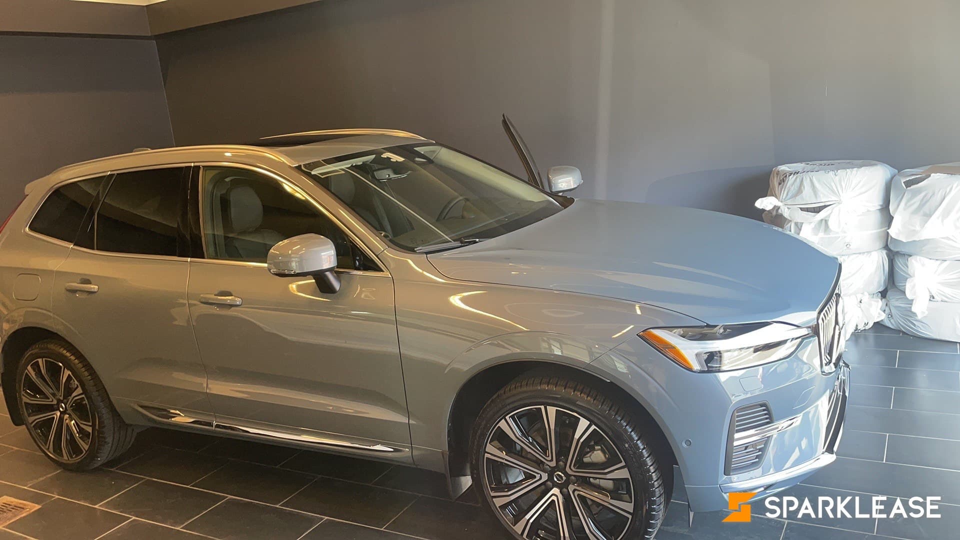 2023 Volvo XC60 B6 AWD Plus Bright Theme