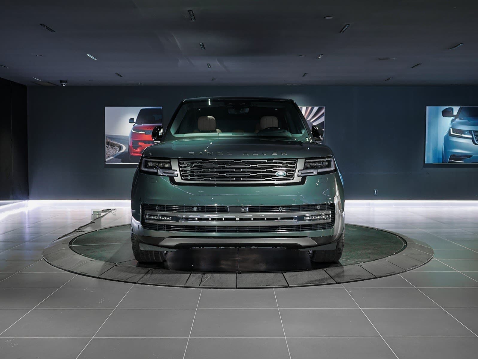 2027 Land Rover Range Rover SE