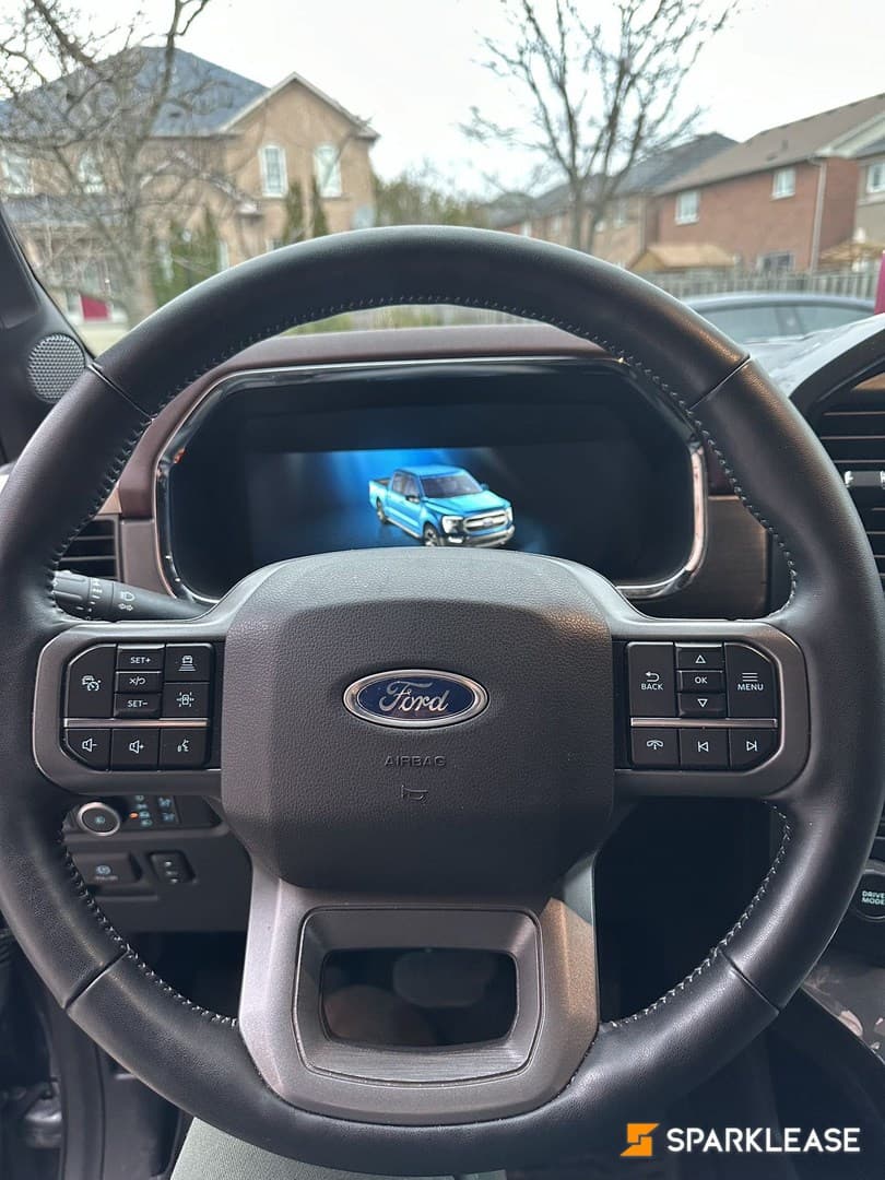 2022 Ford F-150 LARIAT 4WD SuperCrew 5.5' Box