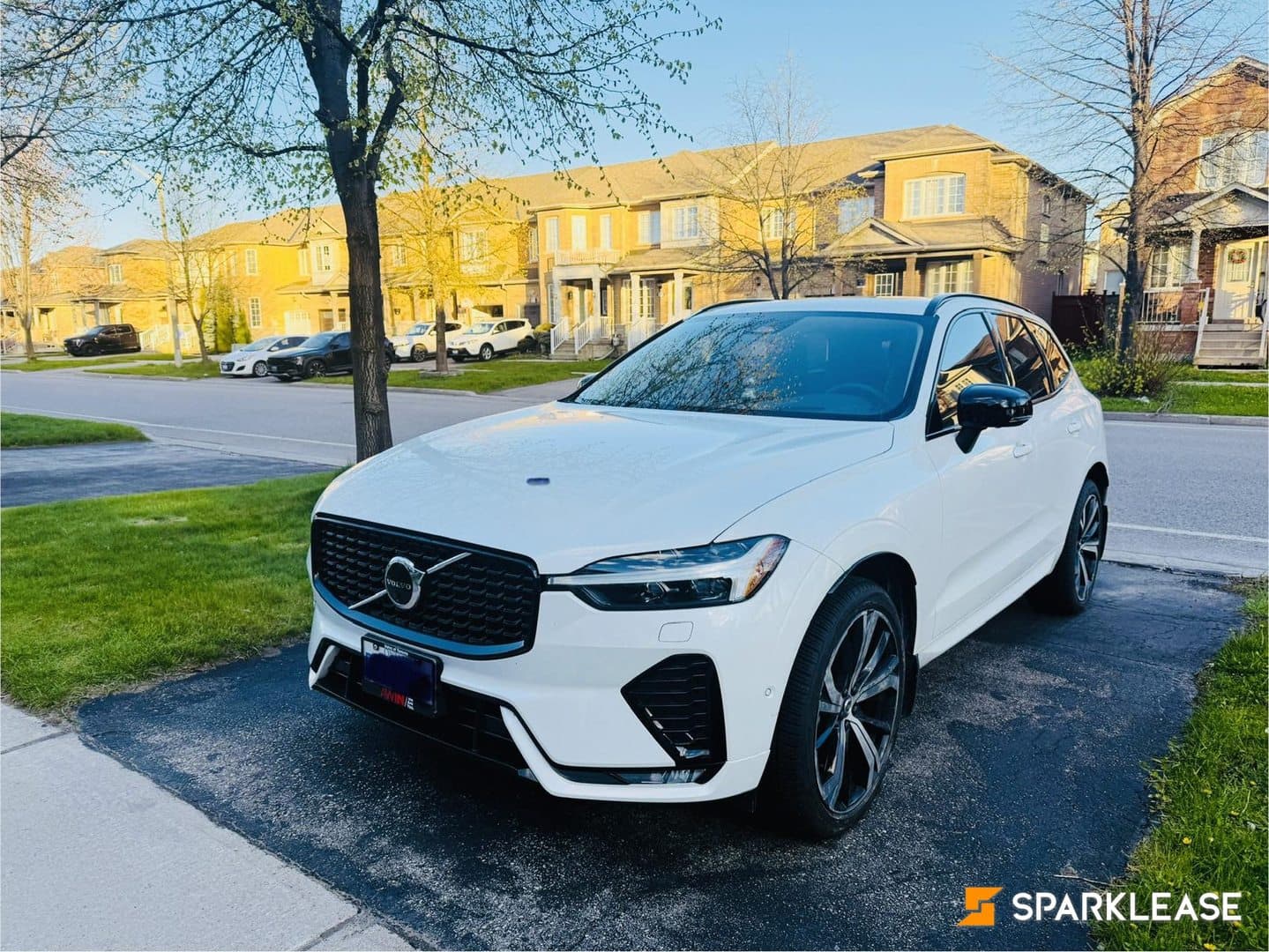 2025 Volvo XC60 B5 AWD Ultra Dark Theme
