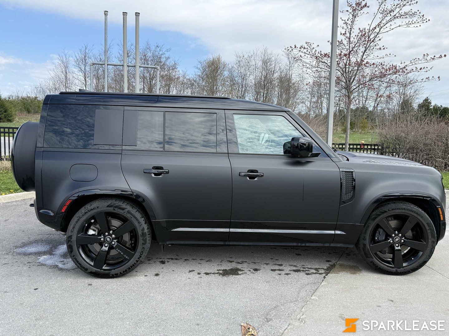 2025 Land Rover Defender 110 P400 X-Dynamic SE