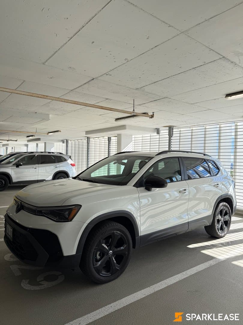 2025 Volkswagen Taos Comfortline Black E...