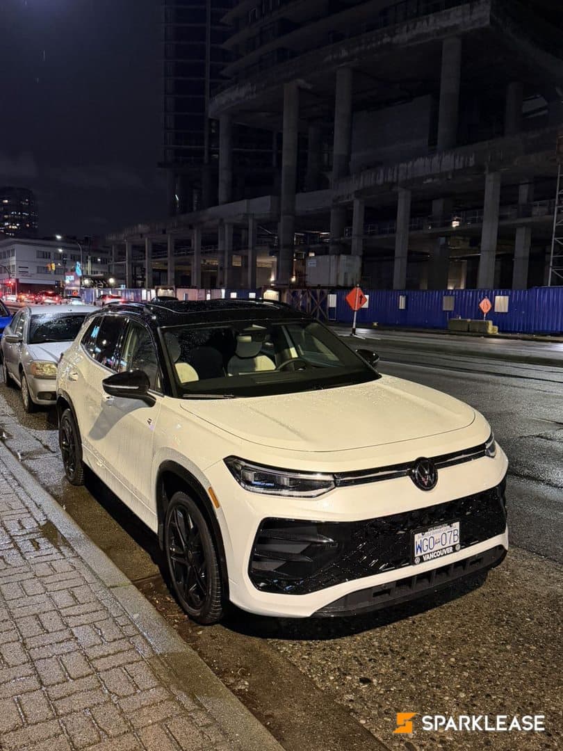 2026 Volkswagen Tiguan Comfortline R-Lin...