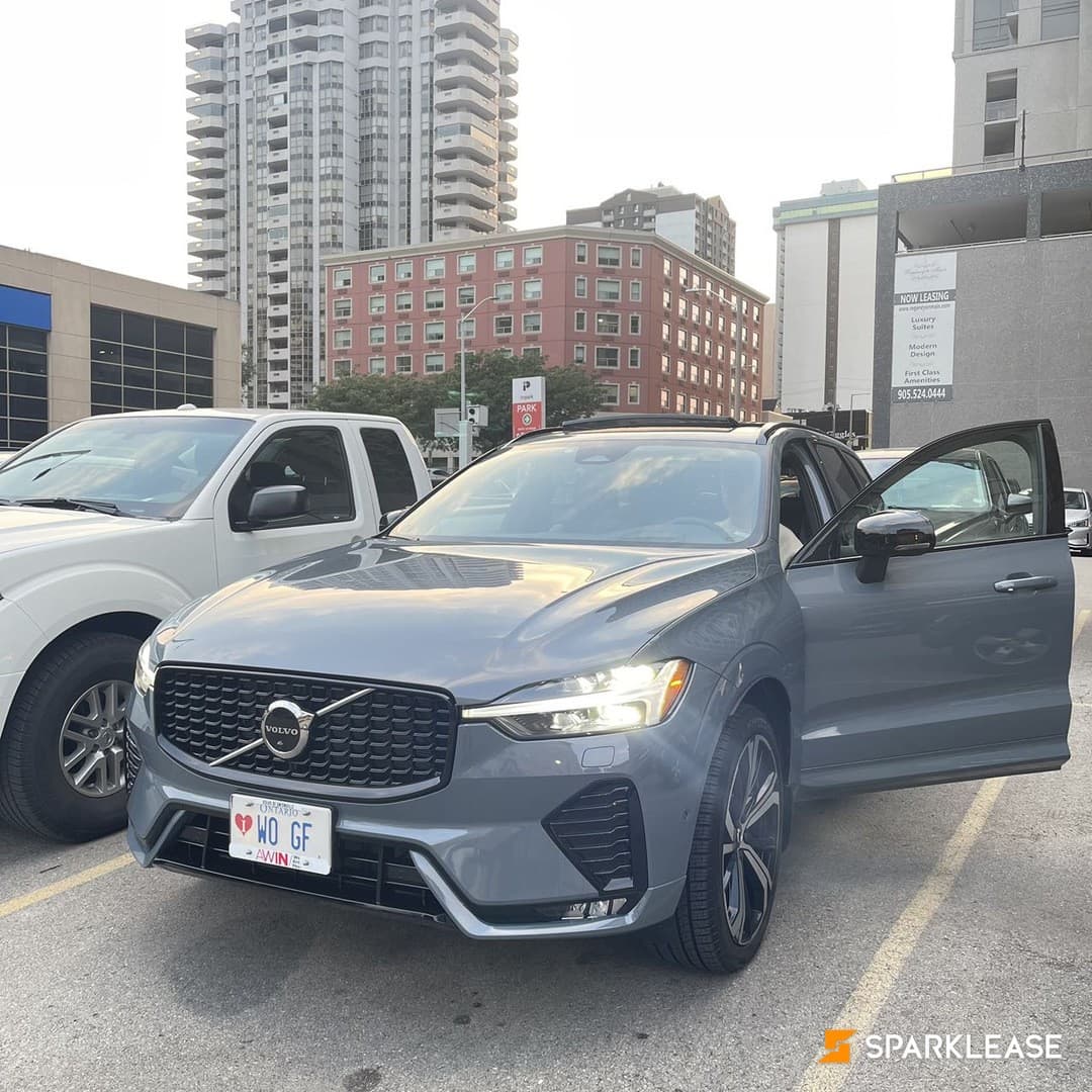 2022 Volvo XC60 B6 AWD R-Design