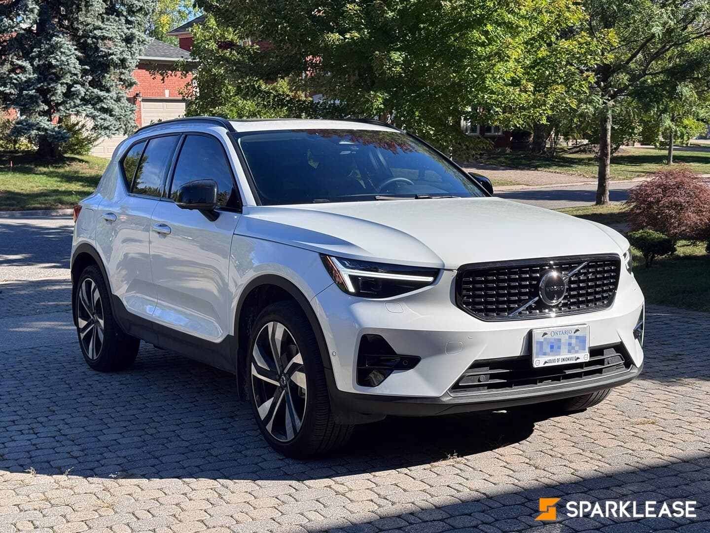 2024 Volvo XC40 B5 AWD Plus Dark Theme