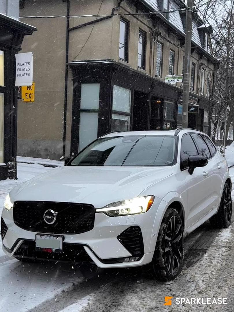 2023 Volvo XC60 B6 AWD Ultimate Dark Theme